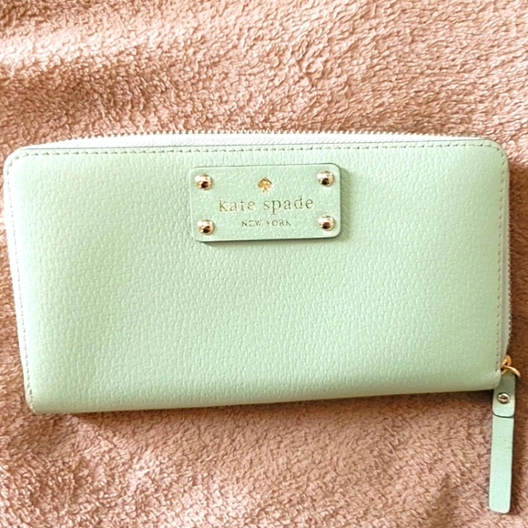 Kate Spade Mintmojito Green Wellesley Neda Wallet Code: Wlru-1153 Like New - Picture 1 of 15